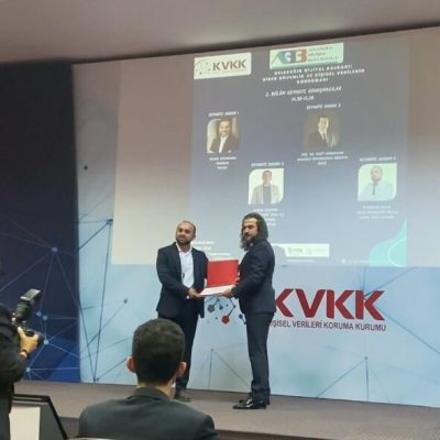 KVKK uyumluluk süreci ve veri güvenliği üzerine gerçekleştirilen bilgilendirme eğitimi ve uzman konuşması.